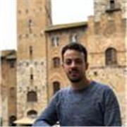 Laureato magistrale in Storia alla Sapienza, disponibile ad insegnare la disciplina per classi di ogni ordine e grado