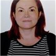 Soy profesora de Lengua castellana y Literatura, pero por mi formación también puedo dar clase de Ciencias Sociales.