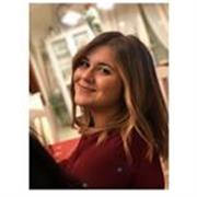 Laureanda in mediazione linguistica impartisce lezioni di inglese a studenti di elementari, medie e liceo