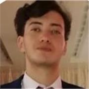 Je suis ingénieur en informatique et j'ai un bon niveau en espagnol, car j'ai étudié cette langue pendant trois ans
