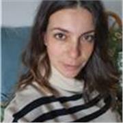 Studentessa magistrale in Biotecnologie Mediche impartisce lezioni di biologia a studenti delle scuole medie e superiori