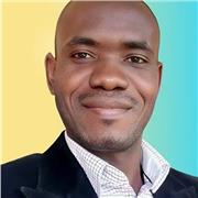 Career Coach and Navigator who helps people in career decision-making.