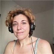 Professoressa impartisce lezioni per approfondire argomenti poco chiari e supporto allo studio