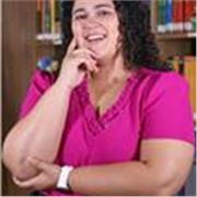 Professora de Química com aulas dinâmicas e foco em compreensão real