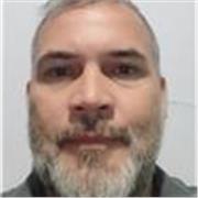 Profesor de agronomía especialista en frutas tropicales y hortalizas