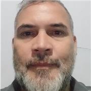 Profesor de agronomía especialista en frutas tropicales y hortalizas