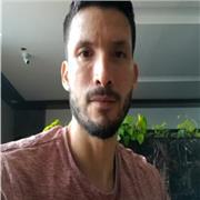 Prof polyglote offre des cours d'espagnol en ligne au niveau natif pour jeunes et adultes