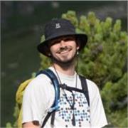 Diplômé d'un master en sciences de la terre, spécialisé en glaciologie et hydrologie