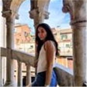 Chica italiana graduata en idiomas y literaturas modernas y con mucha experiencia al extranjero, imparte clases particulares