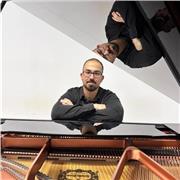 Profesor de piano y música a nivel elemental y profesional