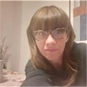 Docente di sostegno nelle scuole superiori impartisce lezioni private online sulle materie afferenti l'ambito psicologico