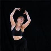 Professeure en Danse Contemporaine - Cours particuliers en groupe / Soutien en Formation Musicale