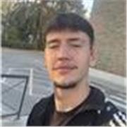 Joven estudiante de Ciencias ambientales, con puntos fuertes en matemáticas y biología.