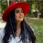 enseñarle a los niños español, tengo carisma y amo también aprender de ellos