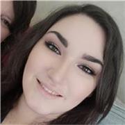 Studentessa impartisce lezioni di inglese