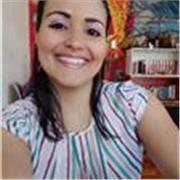 Profesora nativa de Español, apasionada de los idiomas, la enseñanza y el intercambio cultural