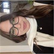 Profesora de educación especial, actualmente cursando la carrera de Educación Infantil. Graduada en bachillerato de artes plastica