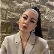 Soy profesora de apoyo con una gran vocación por la educación y el acompañamiento en su aprendizaje basado en la confianza. 