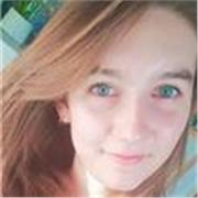 Etudiante pour des cours de français, d'anglais, d'espagnol