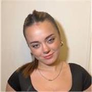 Profesora de arte: música, dibujo, artes plásticas, diseño y teatro