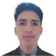 Estudiante de Ingeniería Civil dicta clases de matemáticas básicas para escolares