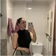 Responsable, cercana, paciente y adaptada a cada cada alumno.