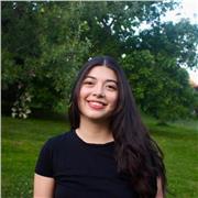 Graduada de Sociología y Ciencias Políticas con alto nivel en Inglés y Francés. Profesora para jóvenes de 10 a 18 años