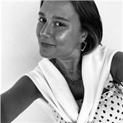 Compromiso y dedicación. Tanto a niños como a adultos