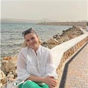 Profesora de todas las materia hasta primaria y de matemáticas, economía, lengua, historia, etc... Hasta 3° eso