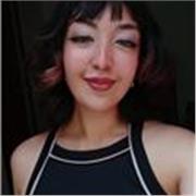 Profesora de ciencias sociales con énfasis en pensamiento crítico