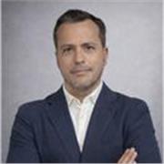 Profesor de Derecho, especializado en explicar materias jurídicas de forma clara, práctica y adaptada al nivel del alumno. 