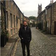 Avvocato, dottorando di ricerca, specializzato in professioni legali , impartisce lezioni in materie giuridiche a studenti universitari per esami e laureati per concorsi pubblici