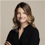 I am an experienced coach who specialises in emotional management in order to achieve success and satisfaction in life.