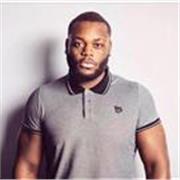 Entrenador personal en Barcelona y online especializado en transformación física, pérdida de peso, fuerza, musculación y deportes 