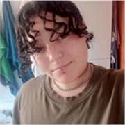 Tengo el B1 de inglés, siempre he ayudado a mis compañeros e incluso familiares con el inglés. Soy paciente, responsable y amable.