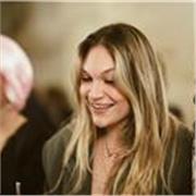 Insegnante madrelingua tedesco, con dieci anni di esperienza, offre lezioni personalizzate e dinamiche. 