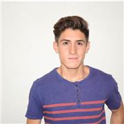 Estudiante de Biotecnología imparte clases a niños y adolescentes de todas las edades