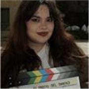 Doy clases de refuerzo de inglés. Tengo un nivel alto ya que he ido a Irlanda de intercambio.