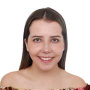 Profesora graduada en Diseño de Interiores con especialidad en Diseño de jardines y Paisajismo