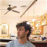 Soy un recién titulado del grado superior de desarrollo web y estoy titulado con un b2 de Cambridge.