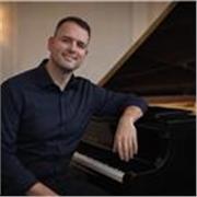 Profesor de Piano funcionario de carrera y Pianista acompañante