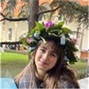 Studentessa universitaria laureata in Lingue, Comunicazione, Media e Culture Digitali. Possiedo un IELTS C1