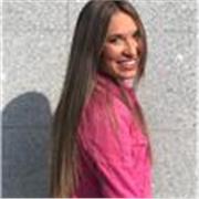 Laura, Maetra de primaria