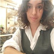 Professora particular com experiência em pedagogias alternativas como Montessori, Waldorf e Regglio Emília