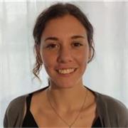 Studentessa universitaria per aiuto compiti