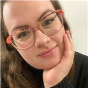 Laureata in Lingue straniere impartisce ripetizioni di inglese e francese per studenti di scuola primaria e scuola secondaria di primo grado