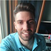 Laureato in Filosofia impartisce lezioni di filosofia e storia