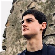 Profesor de apoyo escolar especializado en asignaturas cientificas centradas en la rama biosanitaria