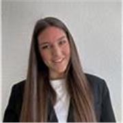 studentessa universitaria in lingue letterature e studi interculturali