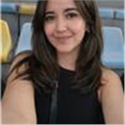 Profesora de Educación Básica, con mención en Lengua Castellana y Comunicación, Licenciada en Educación